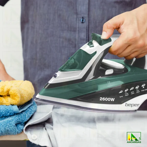 PLANCHA DE ROPA CON PLACA DE ACERO 2600W BEPER - Imagen Web de Ancargas ©