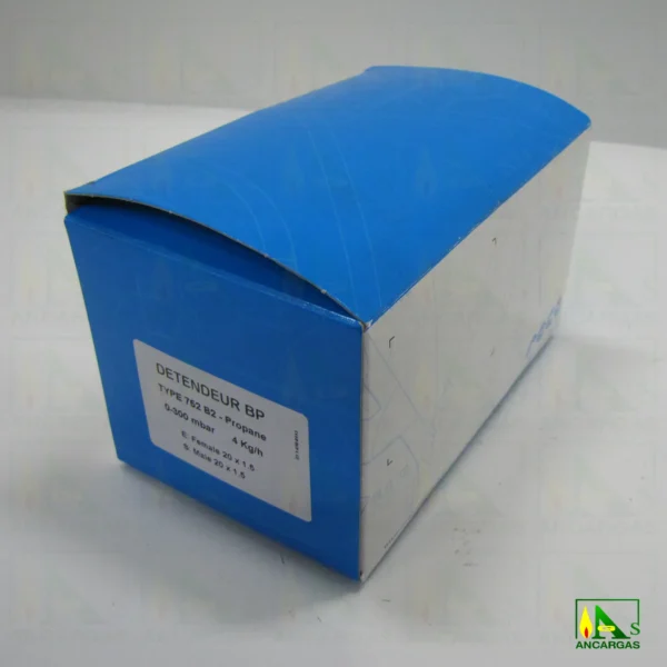 Regulador Reca 4kgh regulable 0-300mbar con manómetro - Imagen Web de Ancargas ©