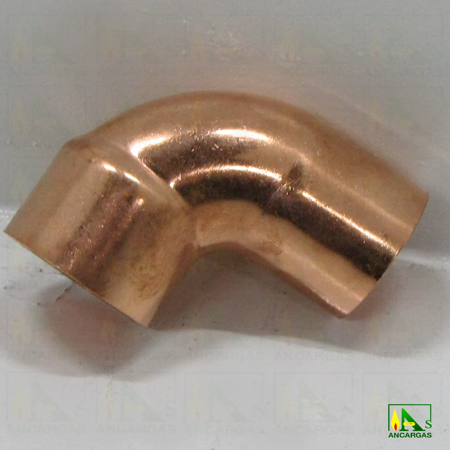 Codo de cobre 90° MxH 28 - Imagen Web de Ancargas ©