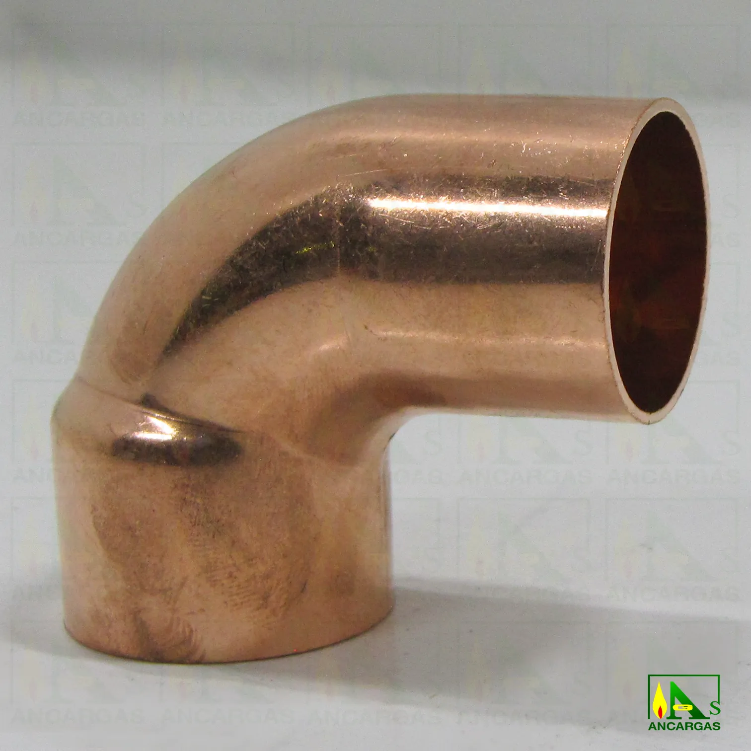 Codo de cobre 90° MxH 28 - Imagen Web de Ancargas ©
