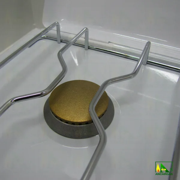 Cocina Gas Zeus esmaltada de 3 fuegos con tapa - Imagen Web de Ancargas ©
