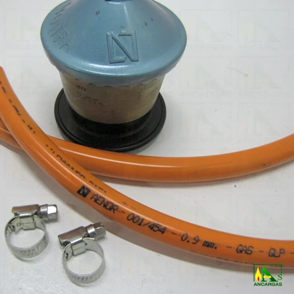 Conjunto regulador domestico manguera y abrazaderas - Imagen Web de Ancargas ©