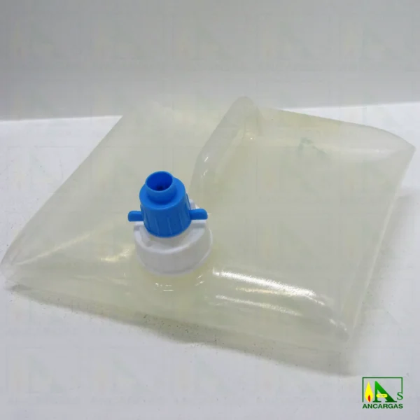 Tonel plegable para agua 15L en plástico para alimentación con asa y grifo - Imagen Web de Ancargas ©