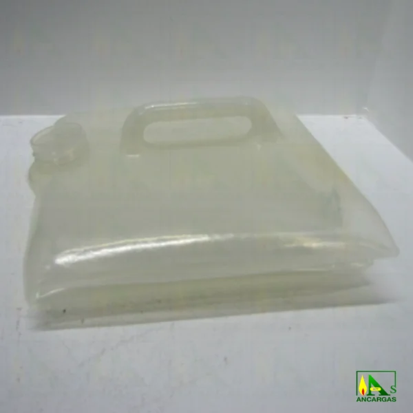Tonel plegable para agua 15L en plástico para alimentación con asa y grifo - Imagen Web de Ancargas ©