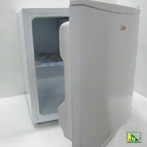 Mini nevera eléctrica Ardes de compresor con congelador de 45L clase A+ – Imagen Web de Ancargas ©