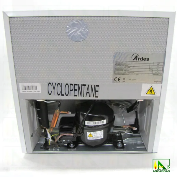 Mini nevera eléctrica Ardes de compresor con congelador de 45L clase A+ – Imagen Web de Ancargas ©