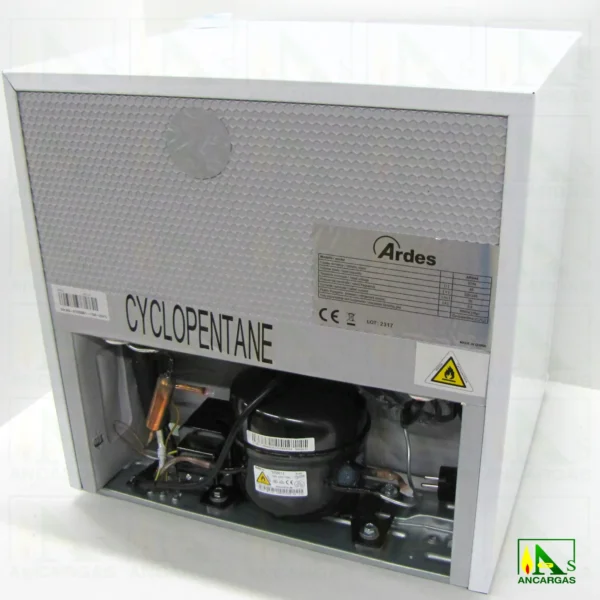 Mini nevera eléctrica Ardes de compresor con congelador de 45L clase A+ – Imagen Web de Ancargas ©