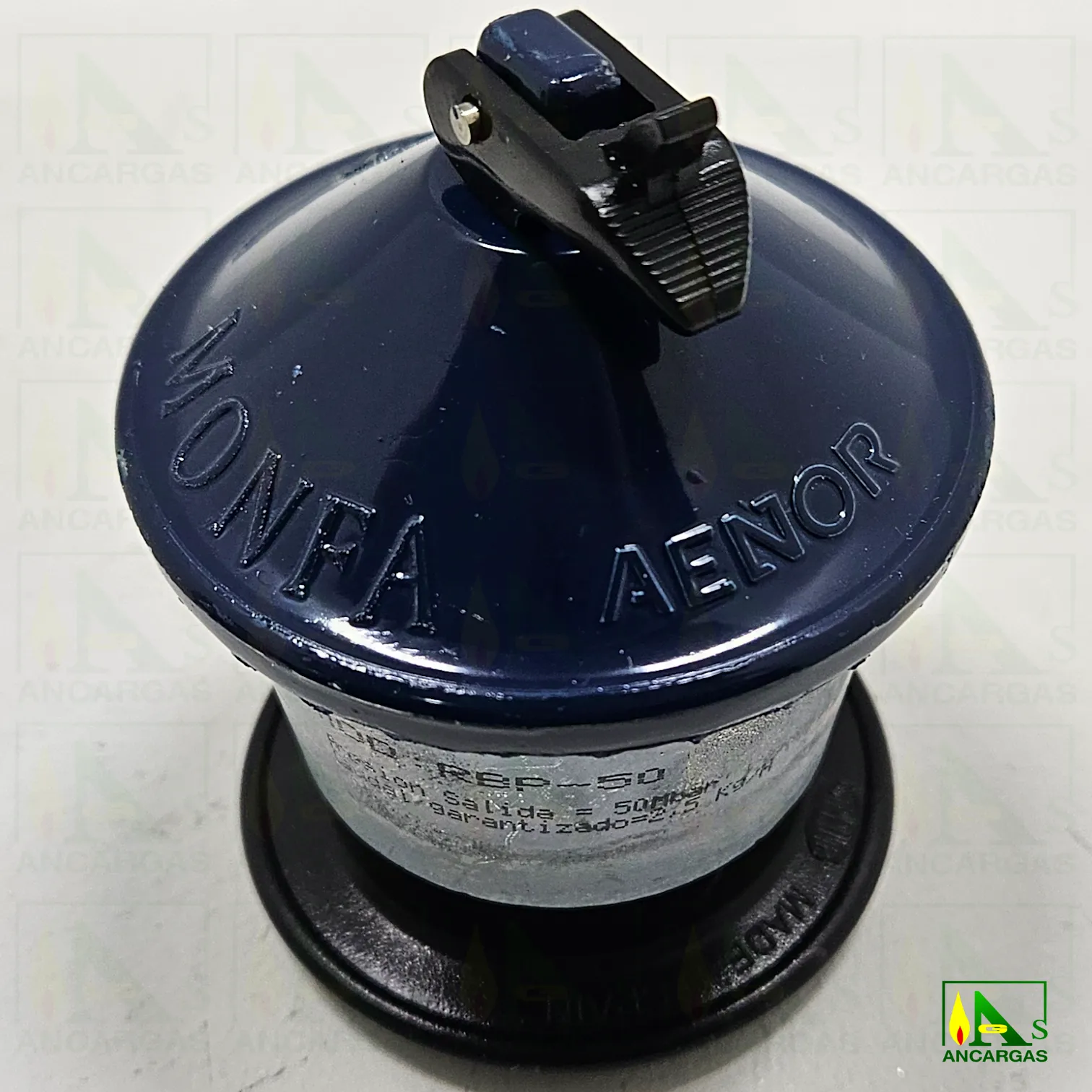 Regulador doméstico Aenor presión salida 50gcm2 - Imagen Web de Ancargas ©