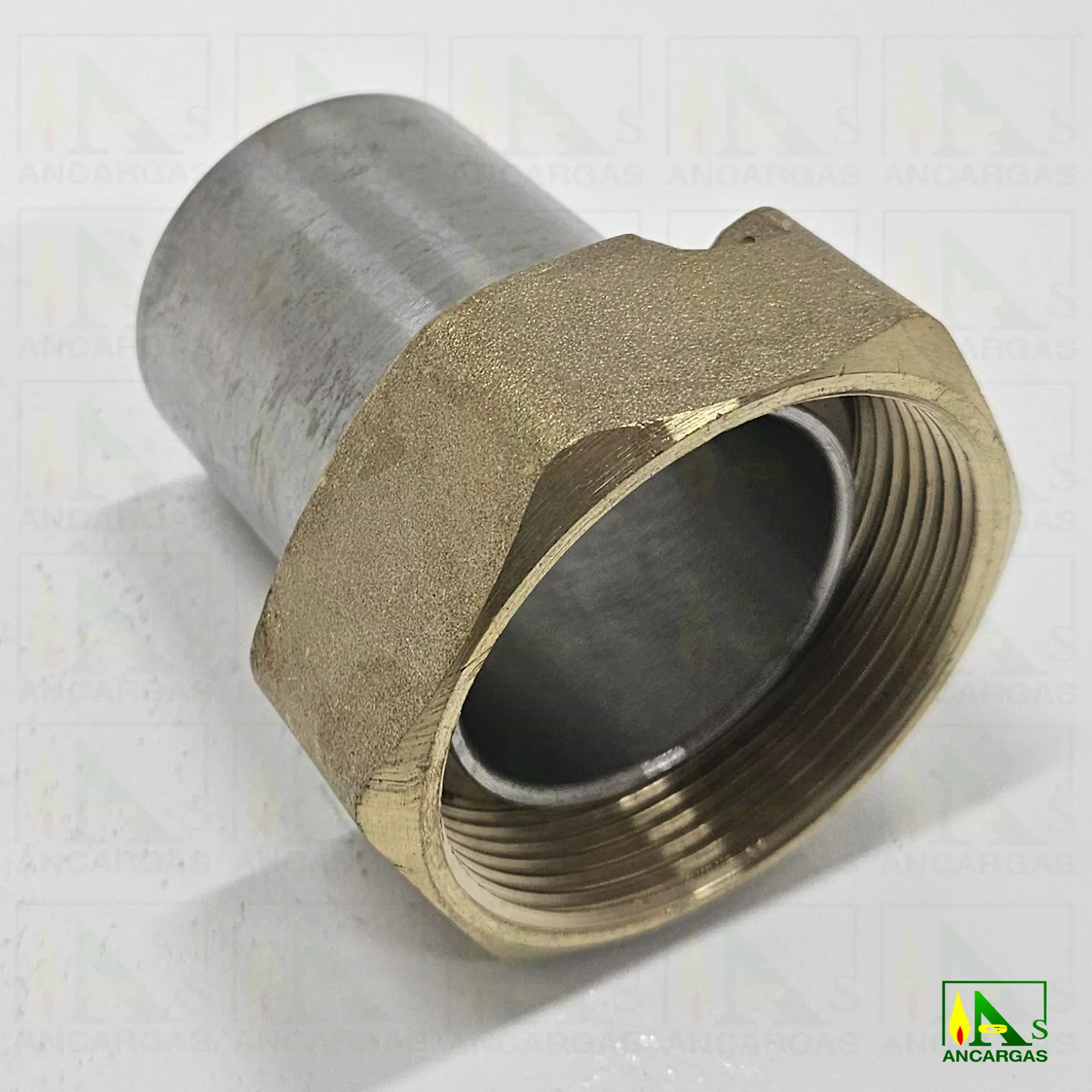 Tuerca casquillo de acero - Imagen Web de Ancargas ©